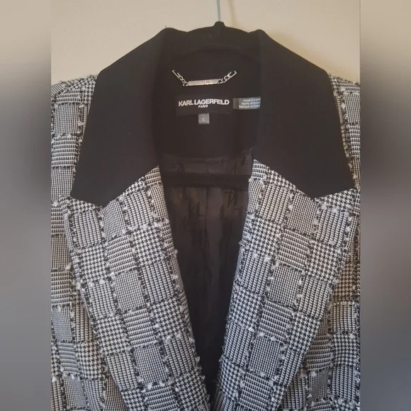 Karl Lagerfeld Paris Plaid Black and Gray Blazer Size 12 NWOT P2P 20